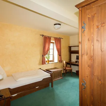 Burgschaenke & Goldener Loewe ホテル